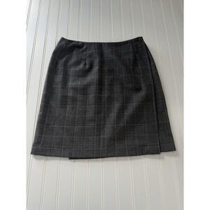 Geoffrey Beene Sport Women's Pinstripe Skirt Gray Size 8 Made in Italy